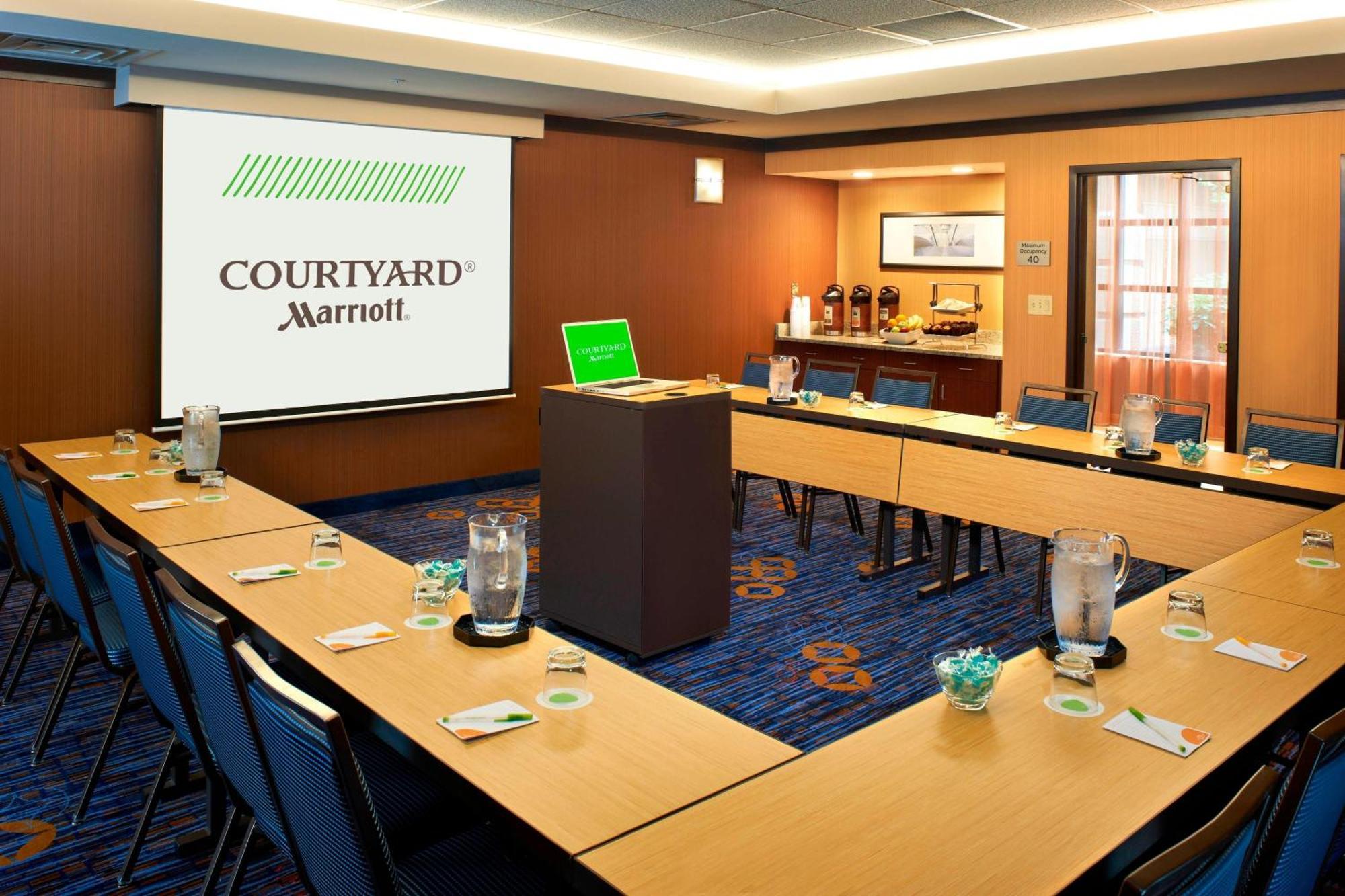Courtyard Cincinnati Covington Luaran gambar