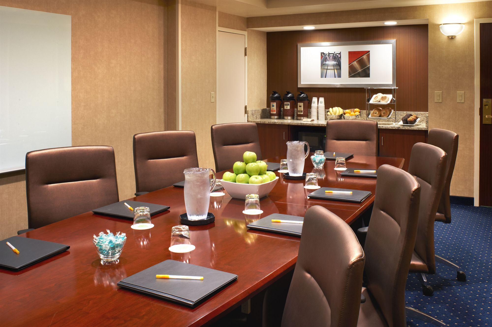 Courtyard Cincinnati Covington Luaran gambar