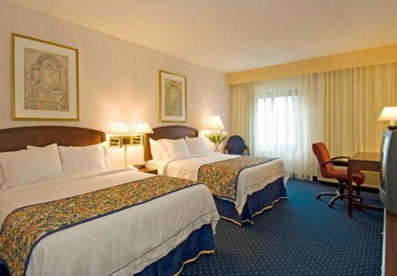 Courtyard Cincinnati Covington Luaran gambar